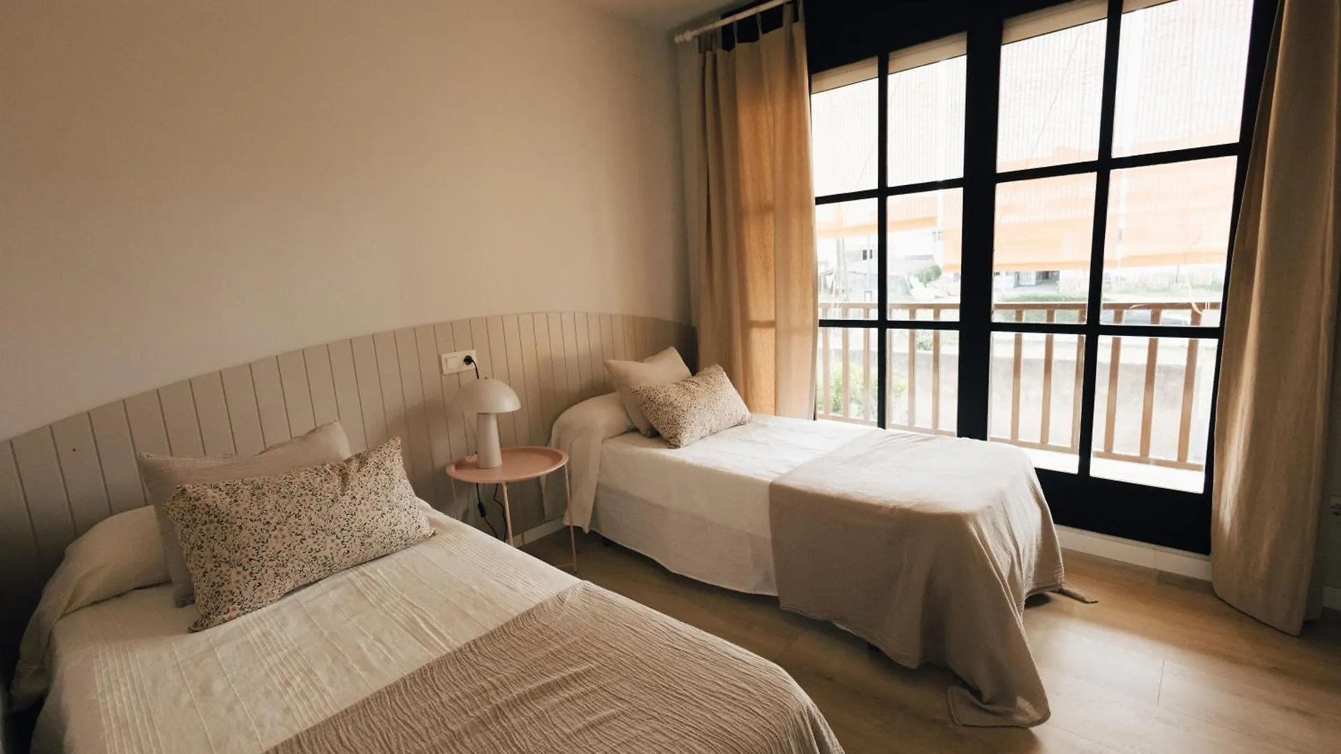 Apartment With Air Conditioning And Communal Pool L' Escala 0*,  Spagna